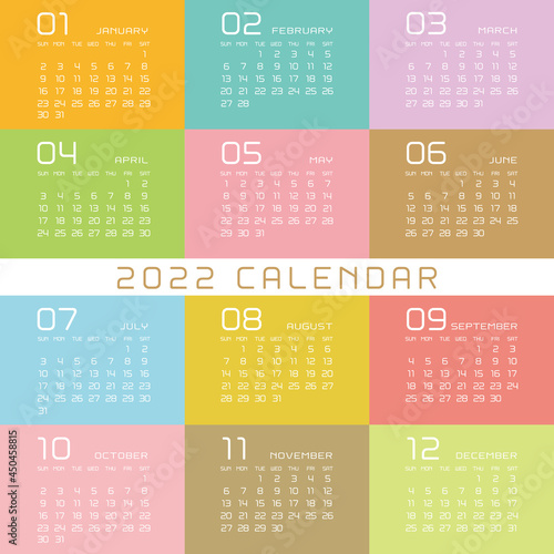 2022年　カラフルな年間カレンダー（祝日表記なし）