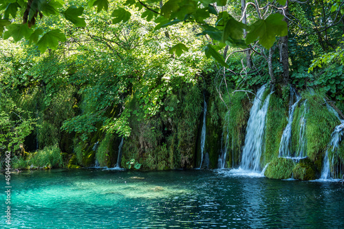 Fototapeta Naklejka Na Ścianę i Meble -  Waterfall with turquoise water in the Plitvice Lakes National Park, Croatia.
