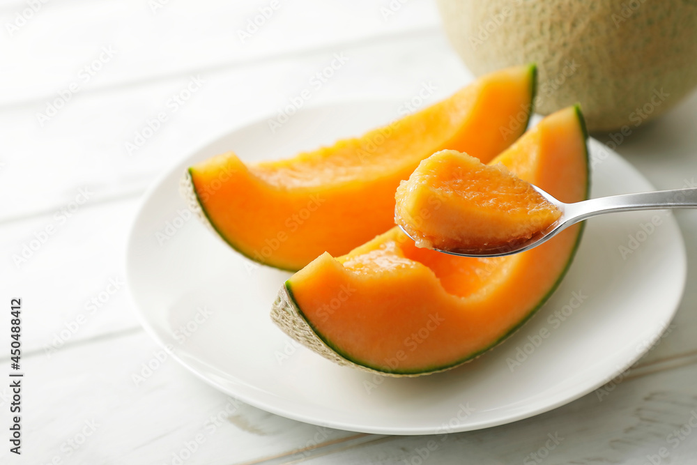 北海道産の赤肉メロン Cantaloupe melon from Hokkaido, japan