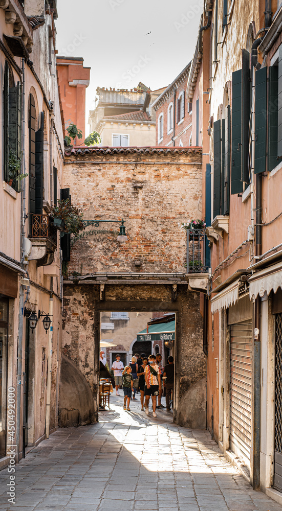 Hausdurchgang in Venedig Italien