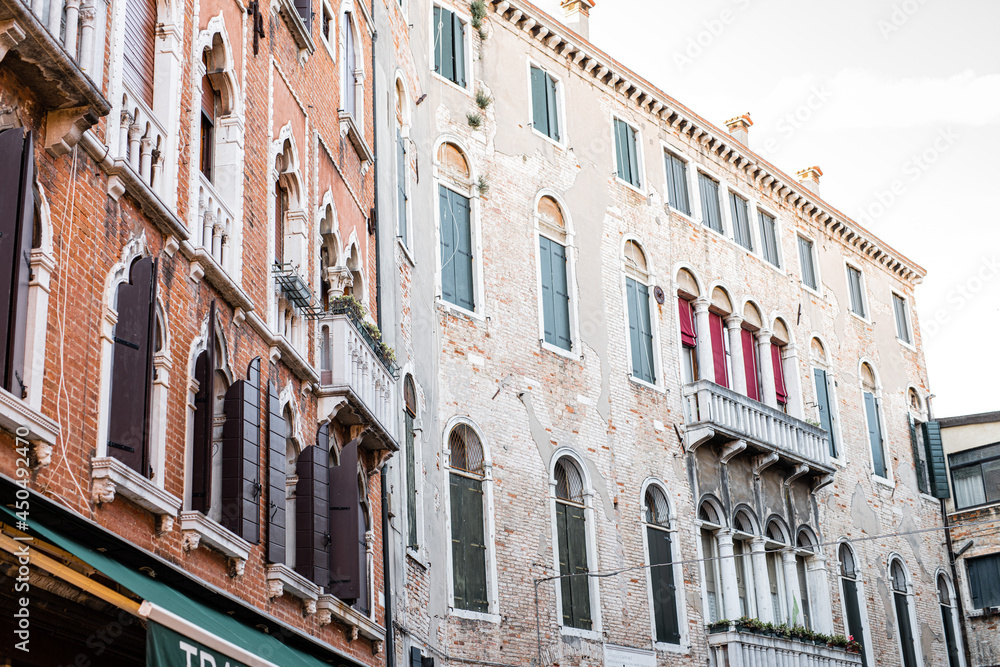 Hausfassaden in Venedig 