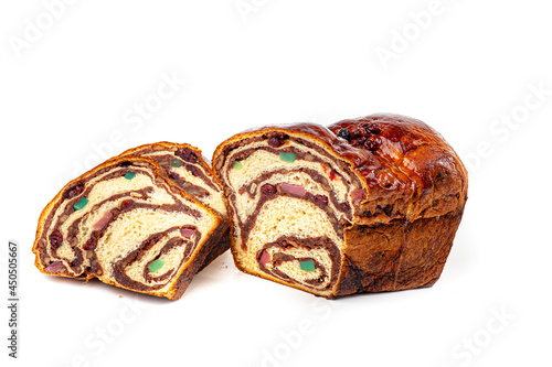 Cozonac cu nuca si rahat.