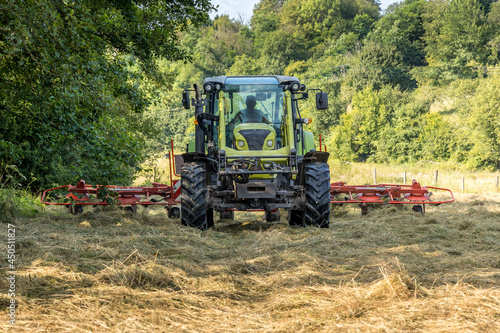 Obraz na plátně La moisson dans les champs