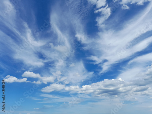 Cielo e nuvole in estate photo