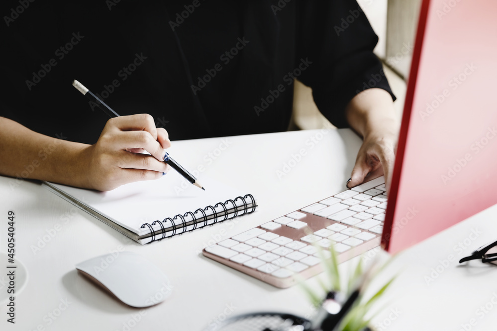 Work from home Company employees use their notebook and computers to work from home to prevent the corona virus from meeting outsiders. Work from home Company employees use their notebook and computers to work from home to prevent the corona virus from meeting outsiders.