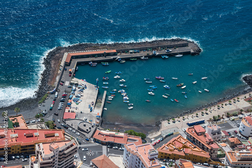 Fotografía aérea del puerto de pescadores del pueblo de  Candelaria en la costa sur de la isla de Tenerife, Canarias photo