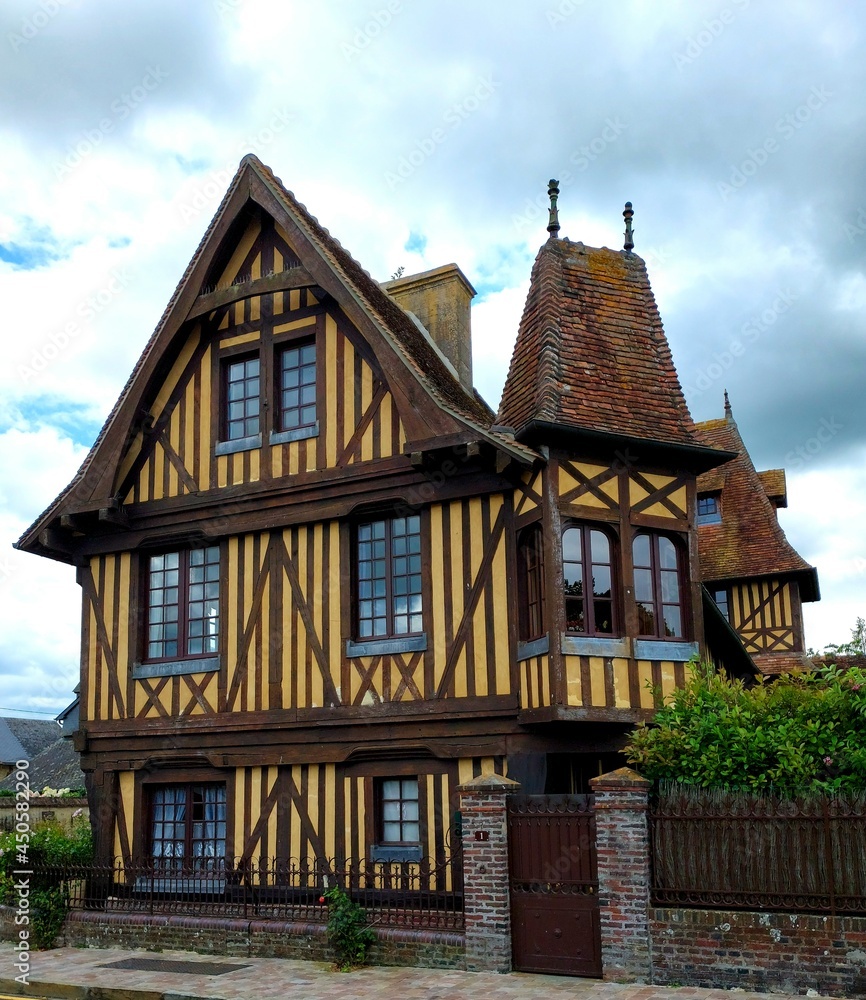 Manoir, maison à pans de bois, Beuvron-en-Auge, pays d'Auge, Calvados, Normandie, France