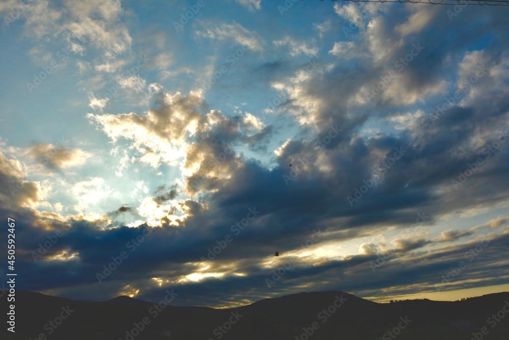 Obraz premium 北海道、田舎、夏の夕暮れ