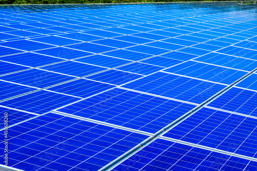 ソーラーパネル 再生可能エネルギーイメージ