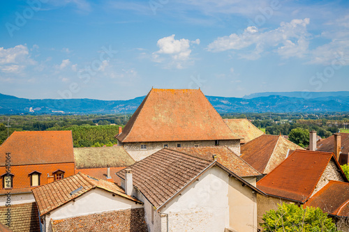 Vue sur le village de Morestel photo