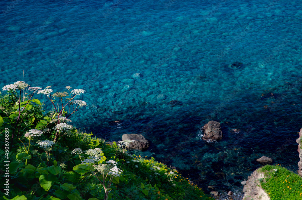 夏の神威岬からの積丹ブルー