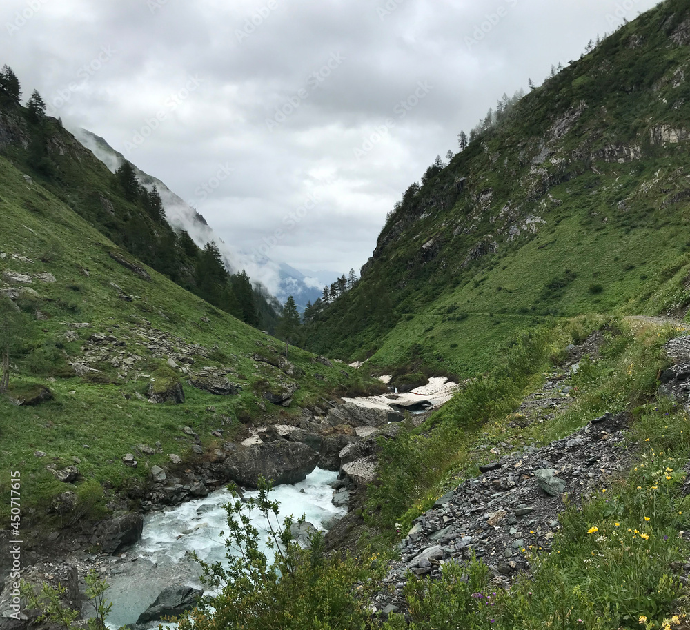 Iseltrail Hochgebirgs-Etappe: Wanderung zur Clarahütte