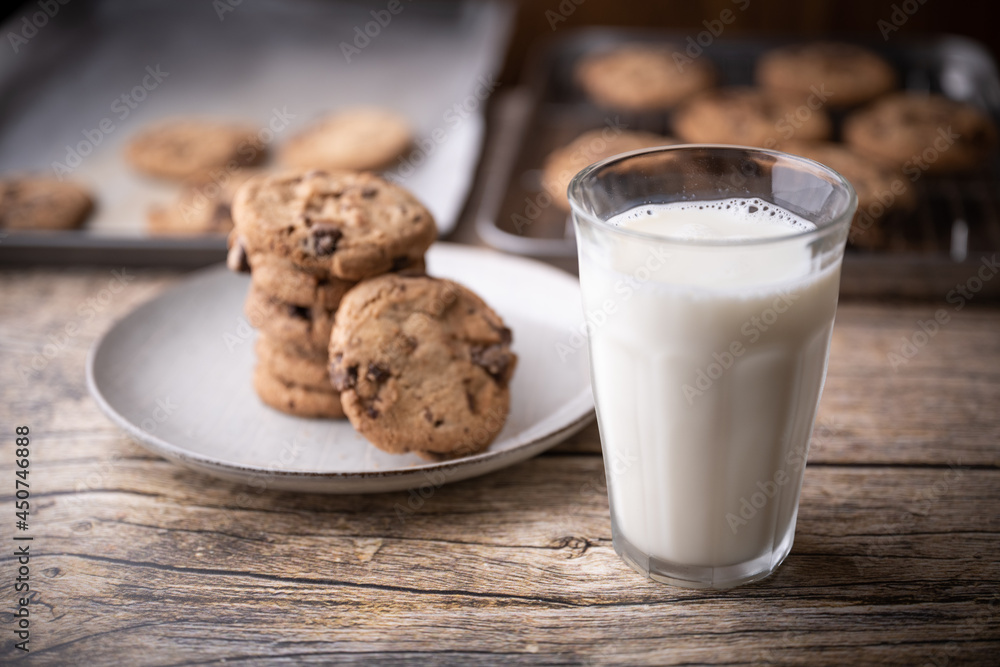 traditional chocolate chip cookie with milk traditional chocolate chip cookie with milk