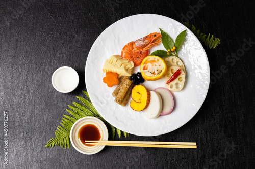 典型的なおせち料理 Japanese food New Year dishes (OSECHI)