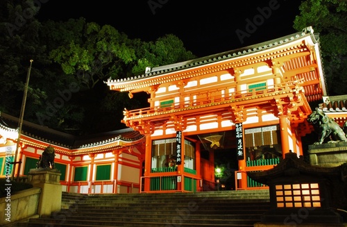 京都 ライトアップ八坂神社