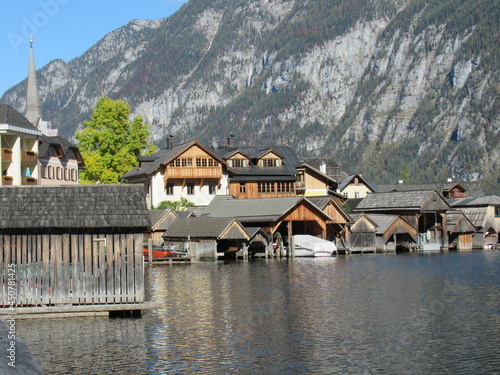 houses on the lake