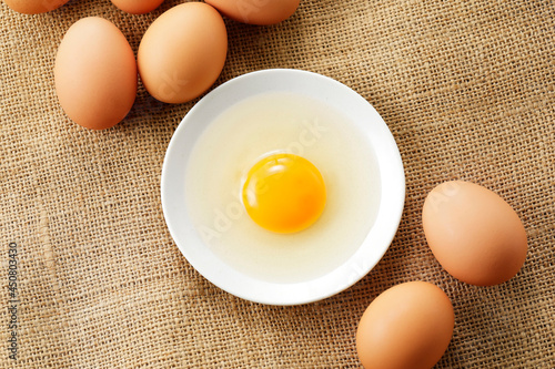 Bild auf Leinwand 生卵　Raw eggs