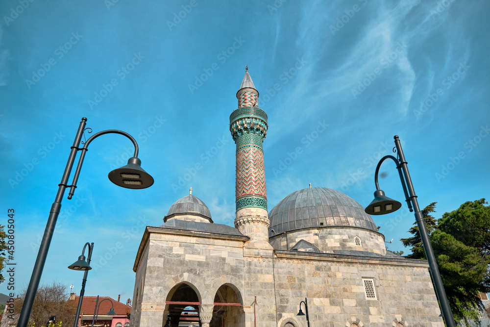 Green mosque (yesil camii) in Nicaea (iznik) sunny day in center with ...