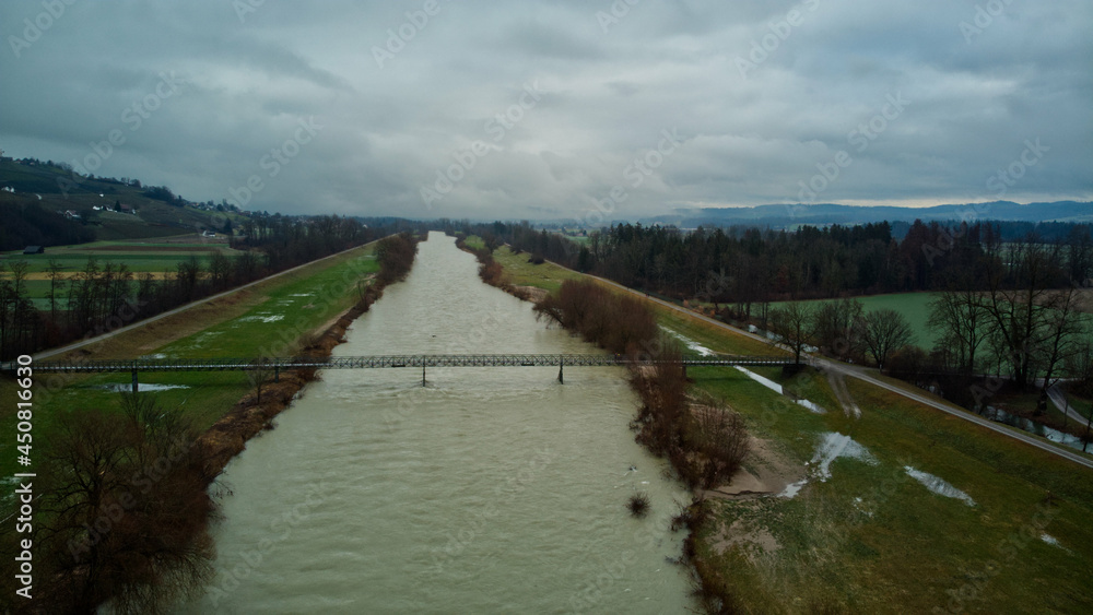 Drohnenflug über der Thur bei Hochwasser