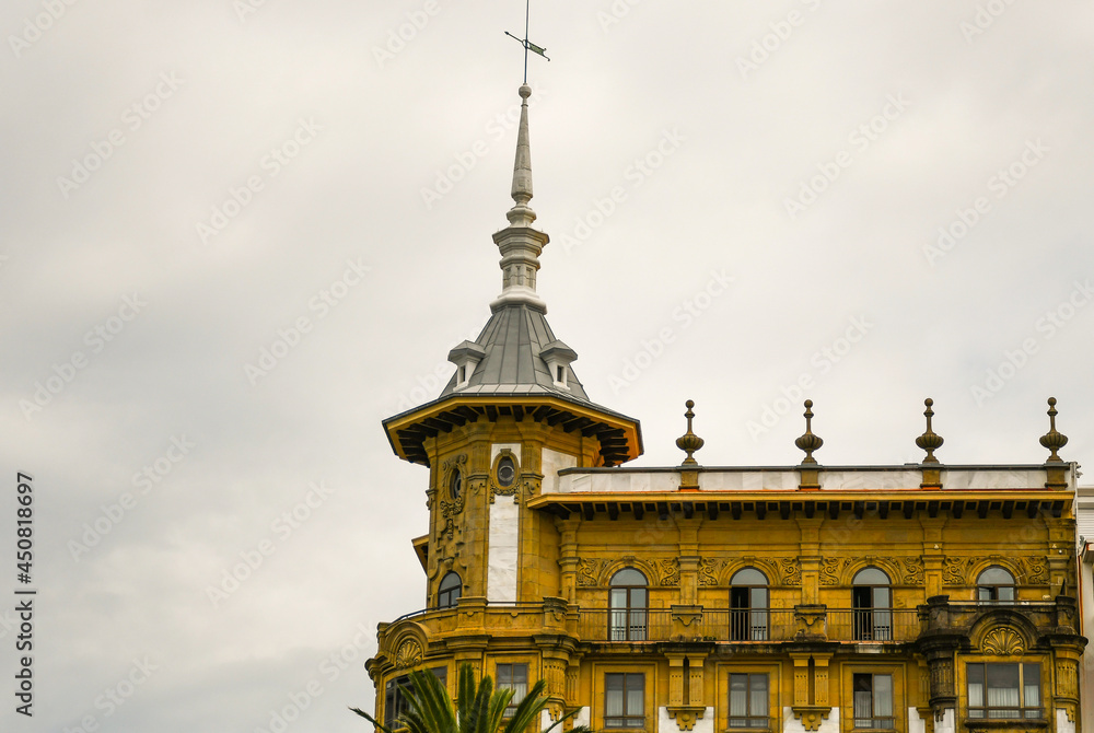 Obraz premium The beauty and originality of the architecture of the city of San Sebastian, Guipuzcoa, Basque Country, Spain.