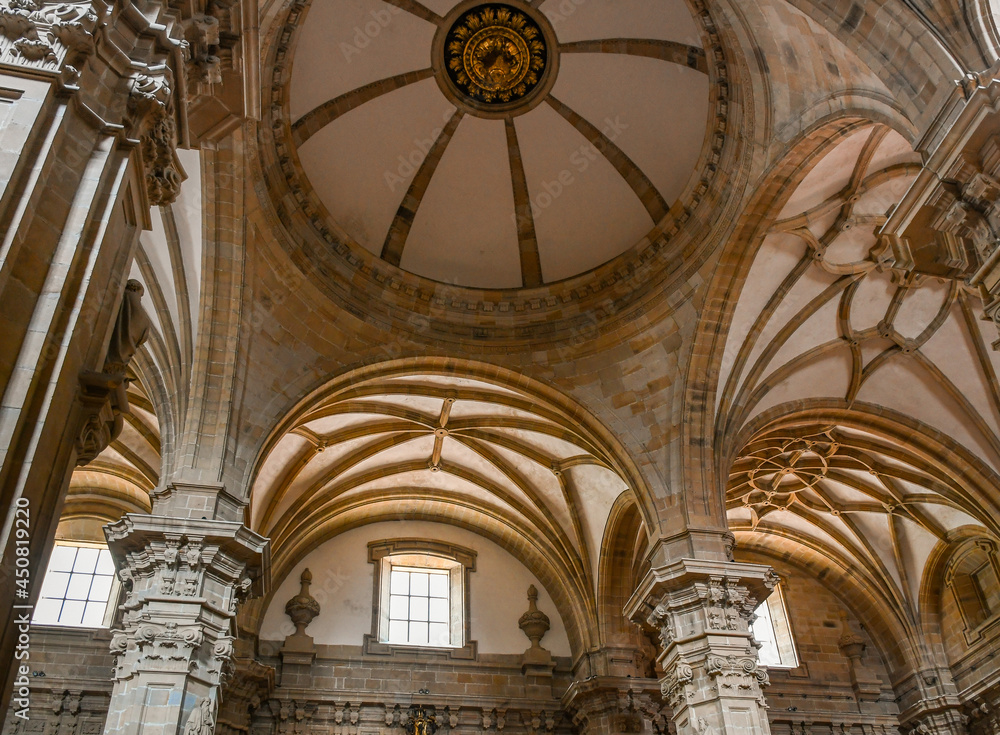Obraz premium Magnificent Basilica of Santa María del Coro in San Sebastián, Guipuzcoa, Basque Country, Spain.