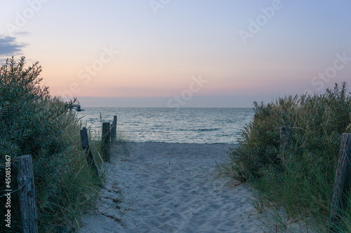 Strandweg Sonnenuntergang Ostsee