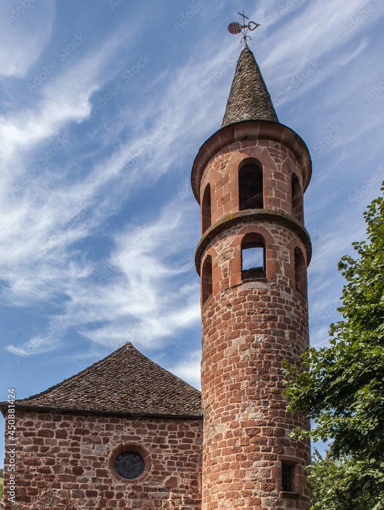 Marcillac Vallon (Aveyron, France) - Lanterne et chapelle des pénitents