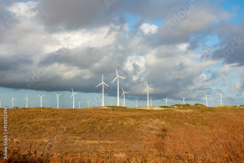 Produção de energia limpa eólica com ventos do mar