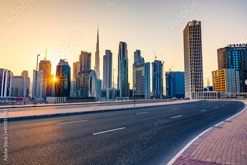 Foto Dubai, United Arab Emirates - August 13 2021: Beautiful view of Dubai city skyscrapers or skyline along with Burj khalifa captured from Marasi Drive at Business Bay District, Dubai, UAE