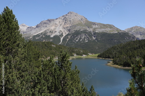 Vista lago di montagna
