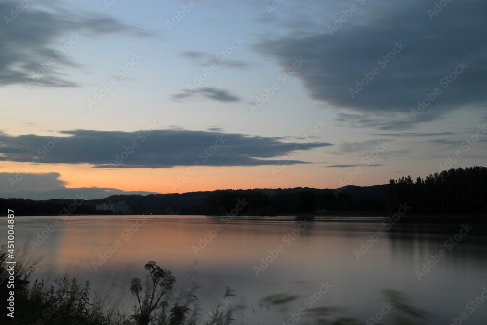 Sonnenuntergang über der Donau