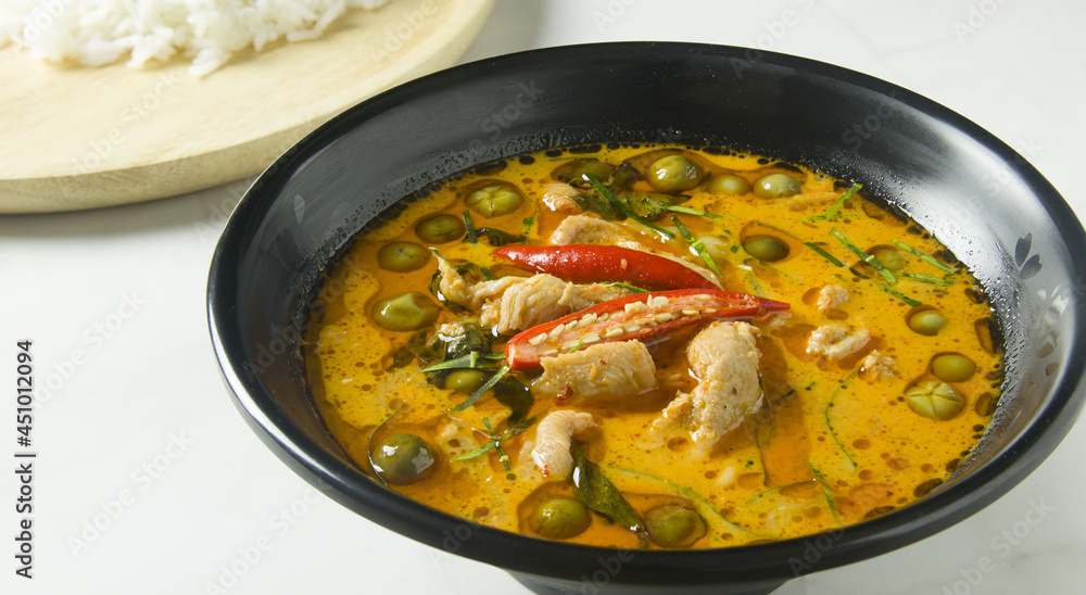 It is a panang curry with chicken that is the food of the continent of Asia. popular to eat in many countries