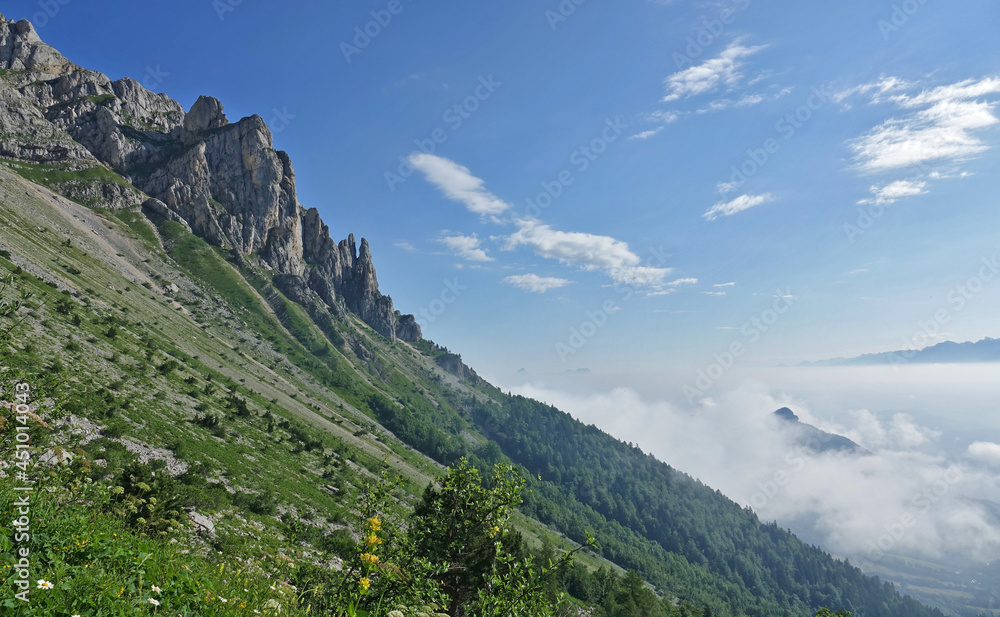 Randonnée dans le Vercors en France, la grande et la petite Moucherolles et le col des 2 sœurs Randonnée dans le Vercors en France, la grande et la petite Moucherolles et le col des 2 sœurs