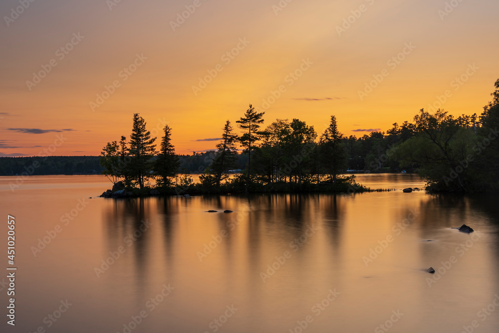 Fototapeta premium A large lake at dusk