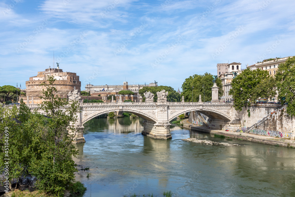vittorio emanuele II bridge in Rome