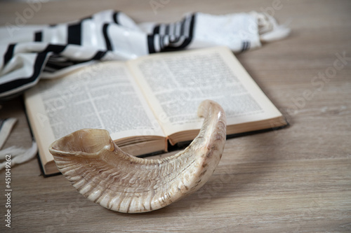 Εκτύπωση καμβά Prayer book and Shofar (horn), talit jewish religious symbols