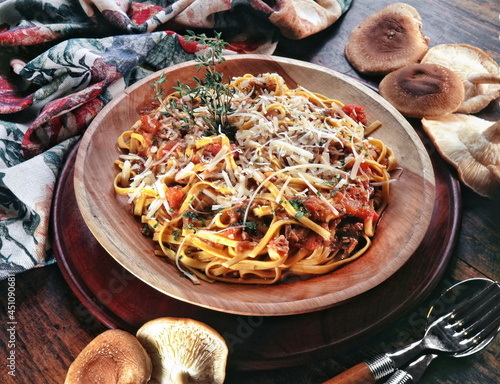 Bolognese noodles and mushrooms