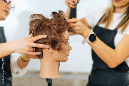 Hairdresser Education - Hairstyling Beginner Course