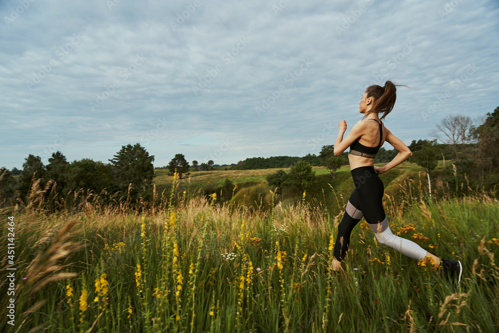 Keep on training every day to achieve your goal Keep on training every day to achieve your goal