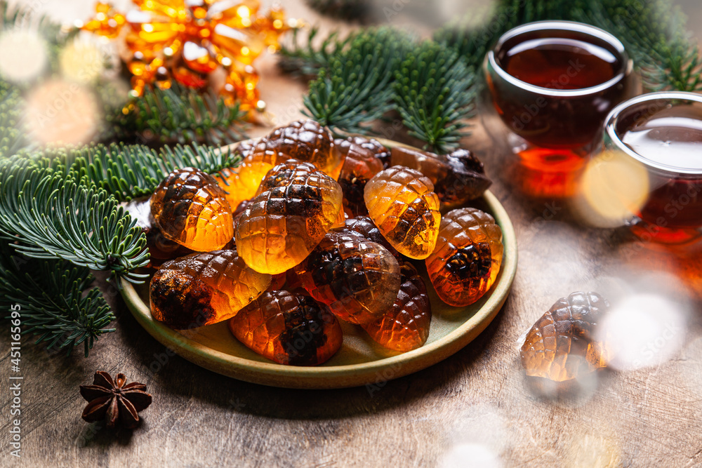 Marmalade pine cones. Marmalade pine cones.