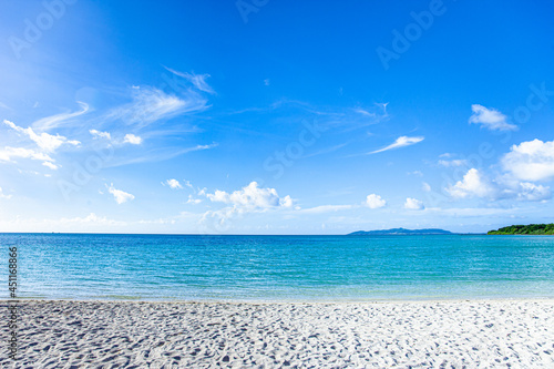 Fototapeta Naklejka Na Ścianę i Meble -  沖縄の綺麗なビーチ