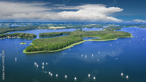 Fototapeta Naklejka Na Ścianę i Meble -  Mazury-kraina tysiąca jezior w północno-wschodniej Polsce