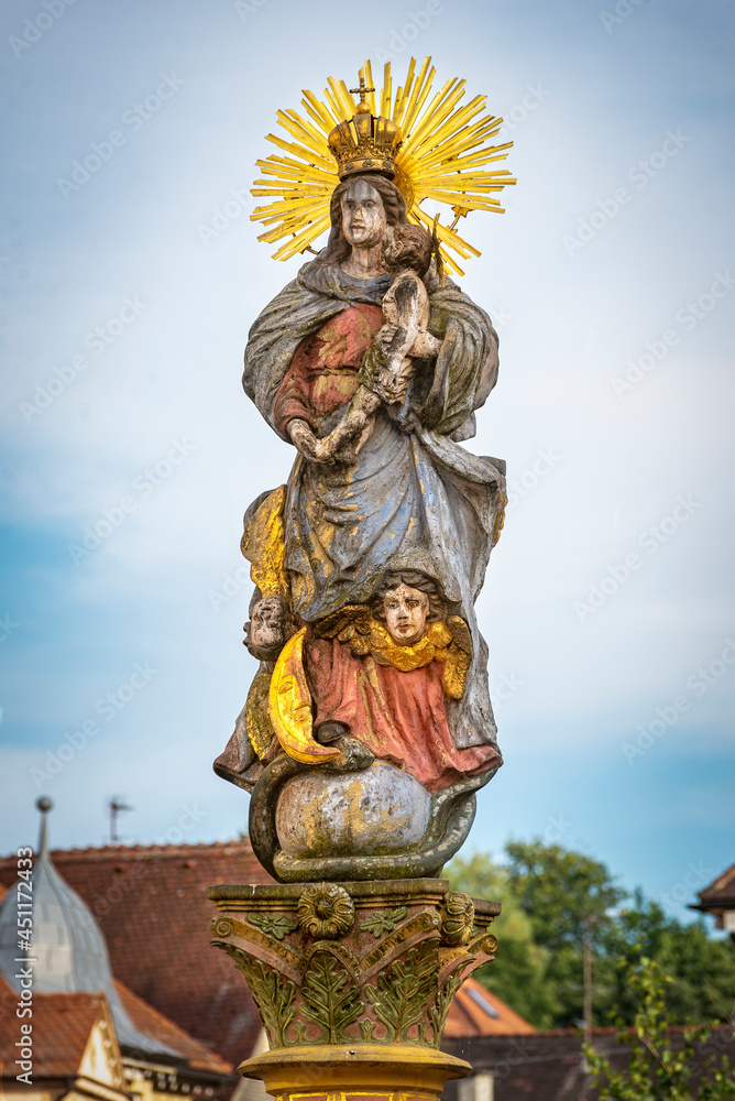 Obraz premium Der Marienbrunnen in Schwäbisch Gmünd