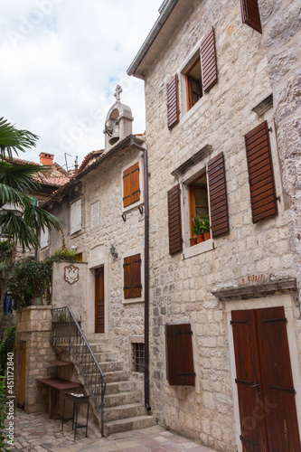 Fototapeta Naklejka Na Ścianę i Meble -  Entrance to the church of St. Nicholas in the Old Town of Kotor. Montenegro 