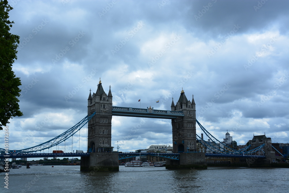 Obraz premium イギリスロンドンのタワーブリッジ
