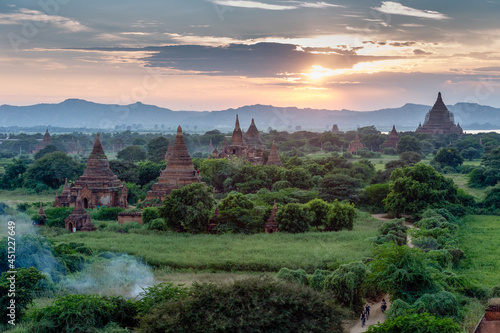 Myanmar (ex Birmanie). Bagan, Mandalay region. The historic plain of Bagan with there old temples