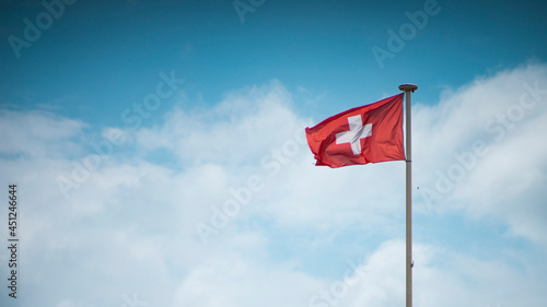 Schweizer Fahne im Wind