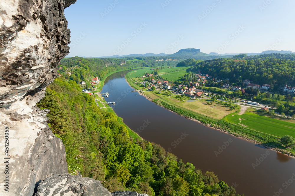 Obraz premium View of the river Elbe and the health resort of Rathen from Tiedgestein