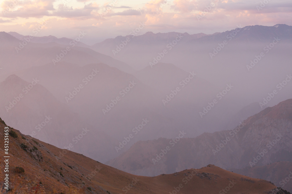 Naklejka premium Mountains silhouette
