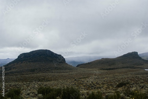 paisaje montañas del paramo de Sumapaz